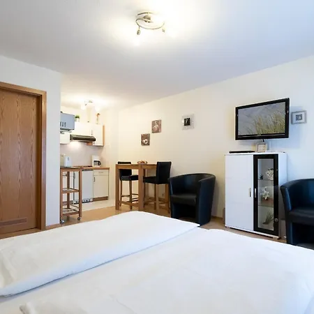 An Der Aue 6a, 16 Apartment *